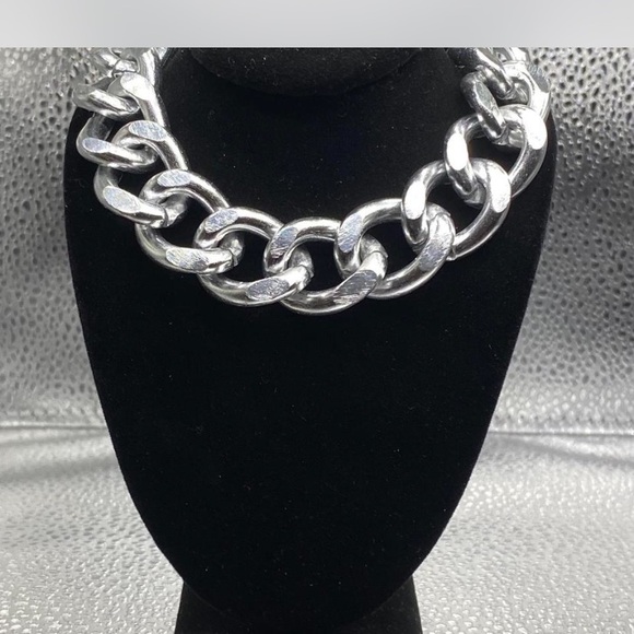 Jewelry - ChunKeeeee ^^^^ Silver Chain Link Necklace ***